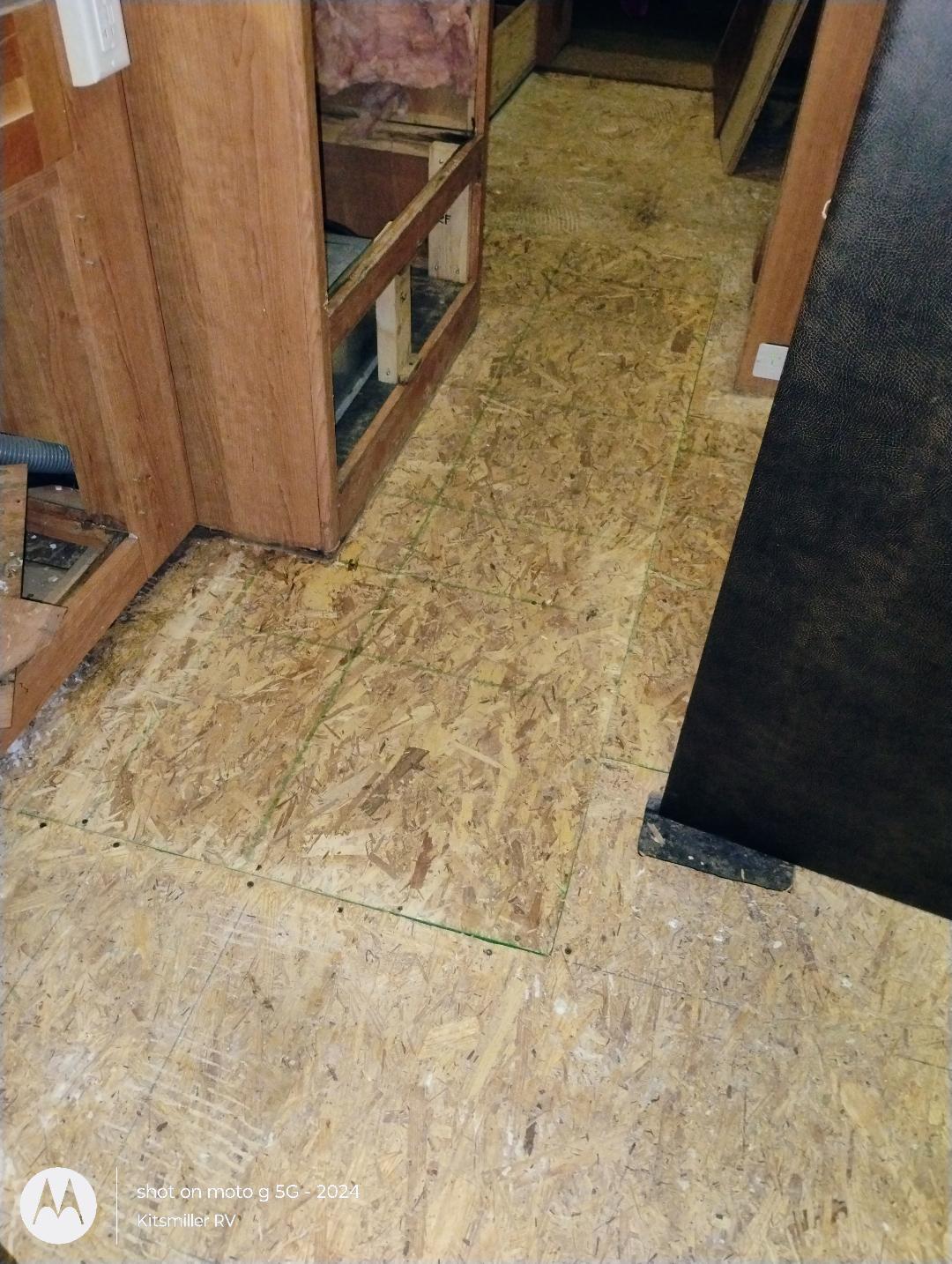 Fifth Wheel Trailer Floor Repair structure